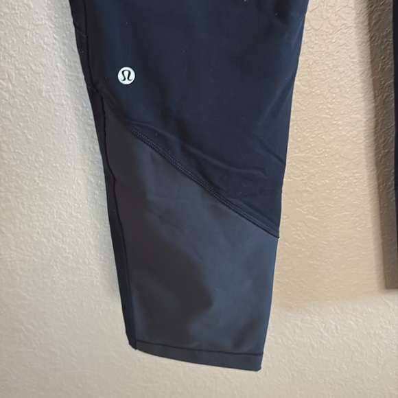 Lululemon Athletica Black and gray Leggings/ Size 8 - Picture 7 of 10